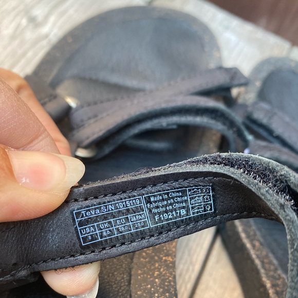 Teva Ysidro Black Leather Universal Wedge Sandals with Velcro Straps Women’s 8 - Picture 9 of 10